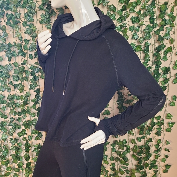 Move By Ardene Women's Black Mesh Raglan Sleeves Workout Hoodie size M - Picture 3 of 13